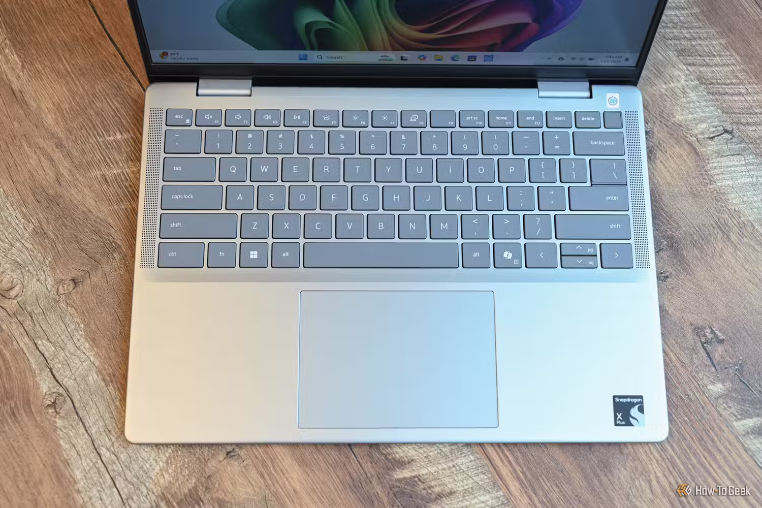 ورودی هایپورت های لپ تاپ 7441 Dell Inspiron 14 Plus: قابلیت اتصال کافی: صفحه کلید و تاچ پد کم حجم