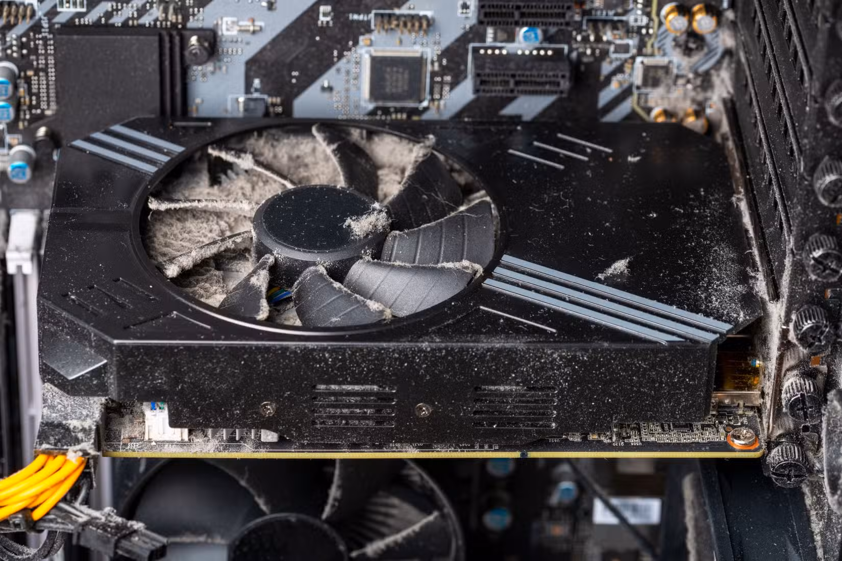 تجمع گرد و غبار باعث داغ شدن gpu می شود.